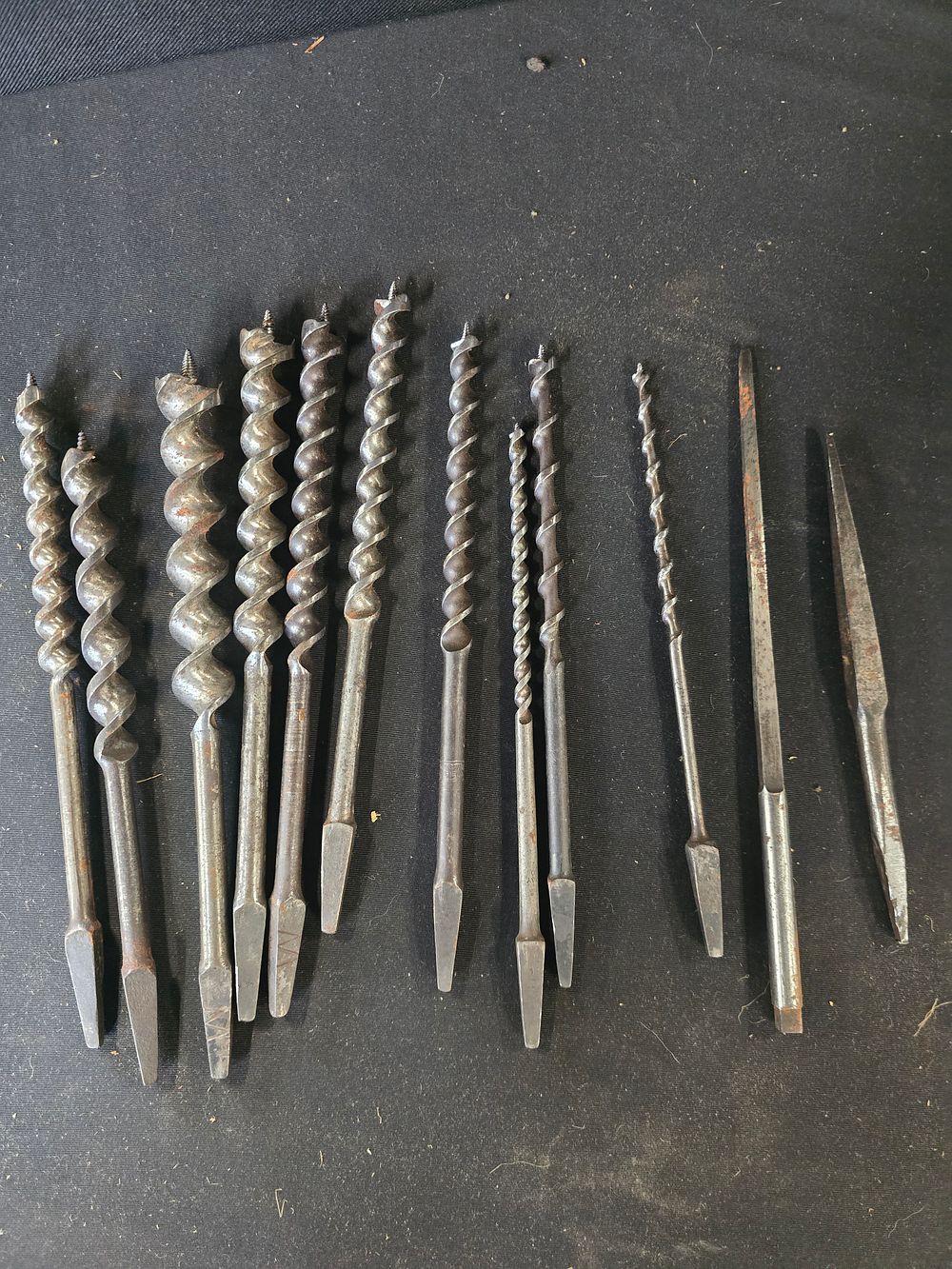 Lot 571: 12 wood auger drill bits various sizes