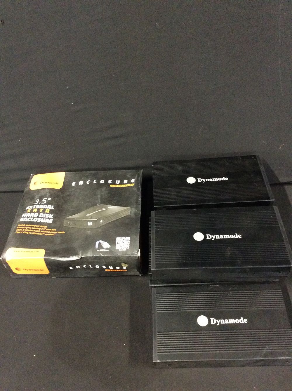Lot 584: 8 x Customer Returns Dynamode SATA Hard Drive...