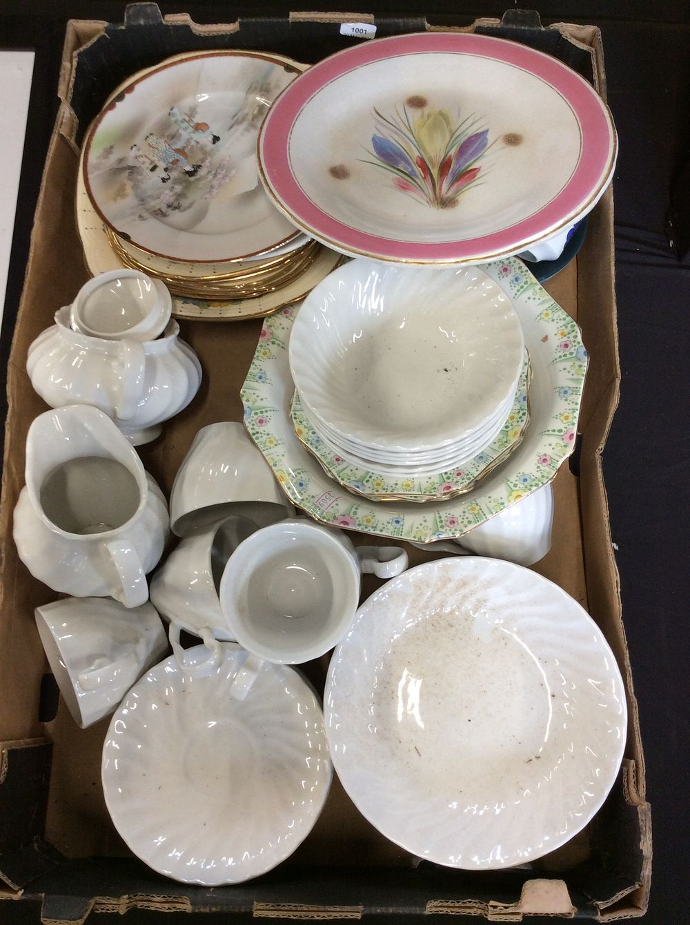 Lot 589: Large Quantity of Crockery and Decorative Plates.