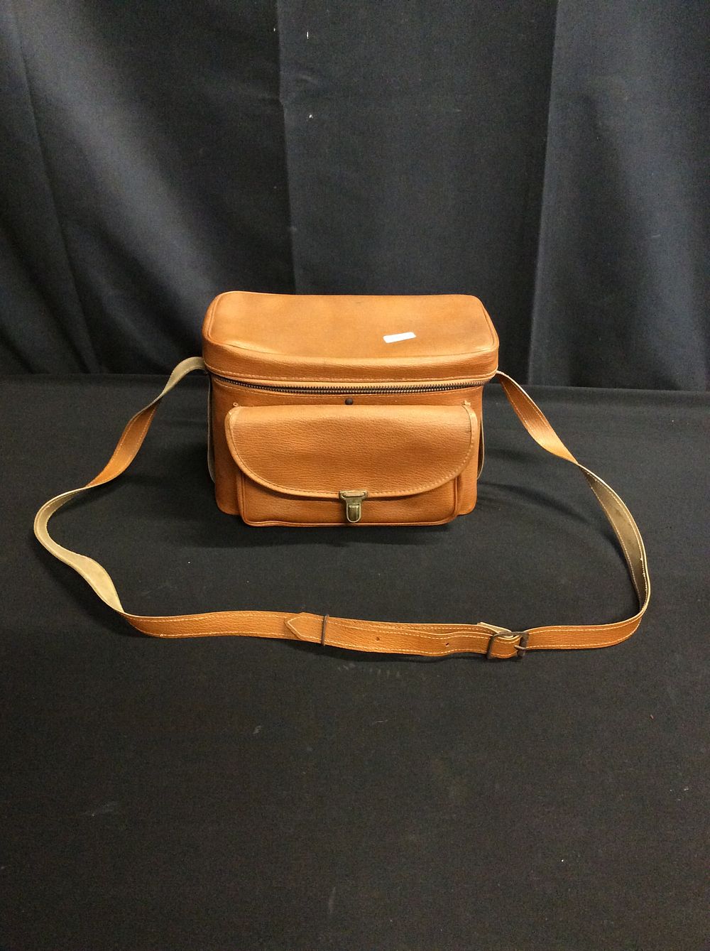 Lot 604: Vintage Tan coloured Leather Camera Bag with Shoulder...