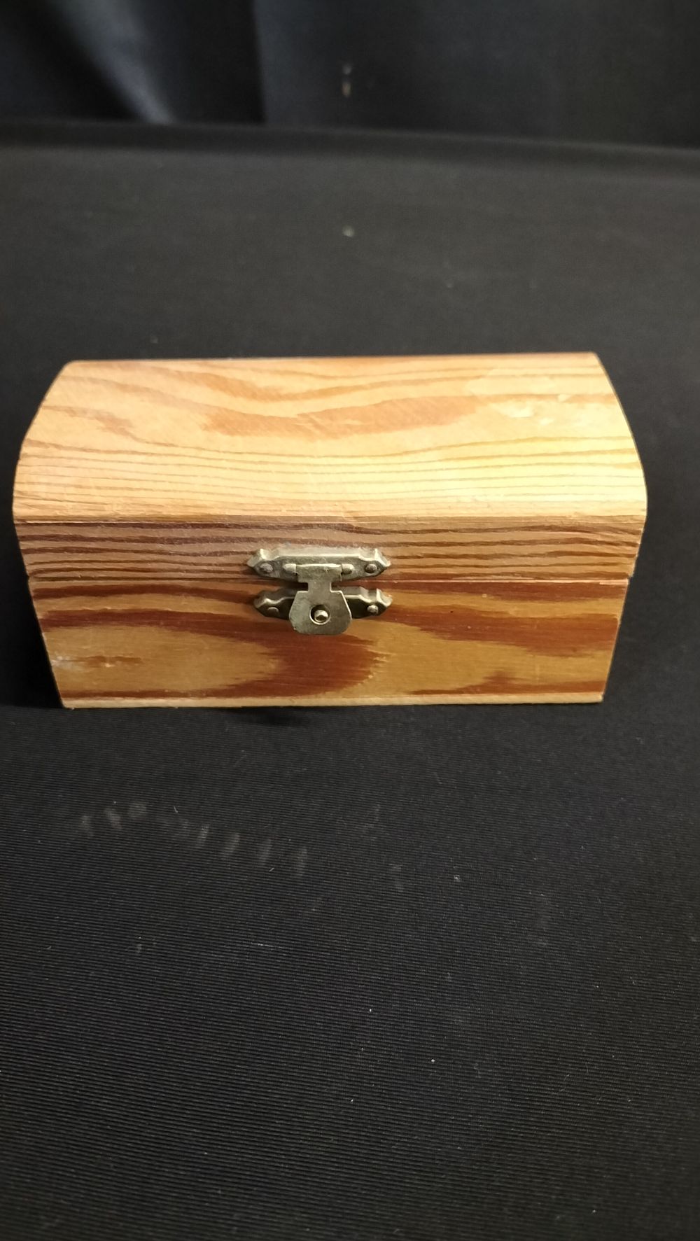 Lot 612: Small wooden Trinket Box