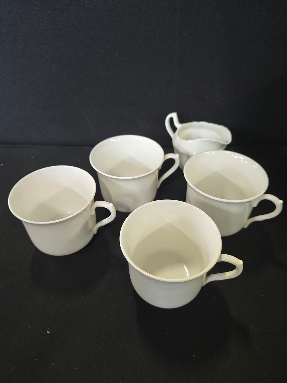 Lot 656: Four fine china Shelley tea cups and white milk jug 1