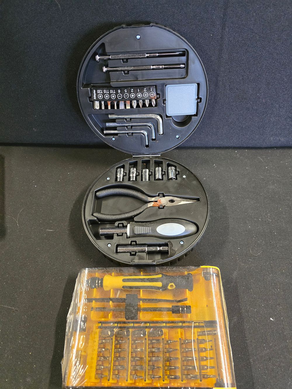 Lot 659: Two new mini tool sets.