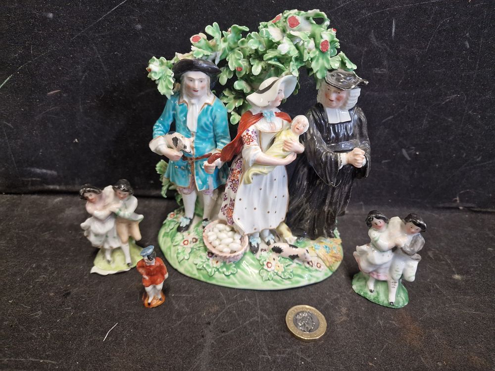 Lot 684: Selection of Ornaments