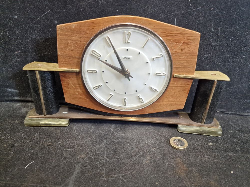 Lot 685: Vintage Metamec Clockwork Mantel Clock