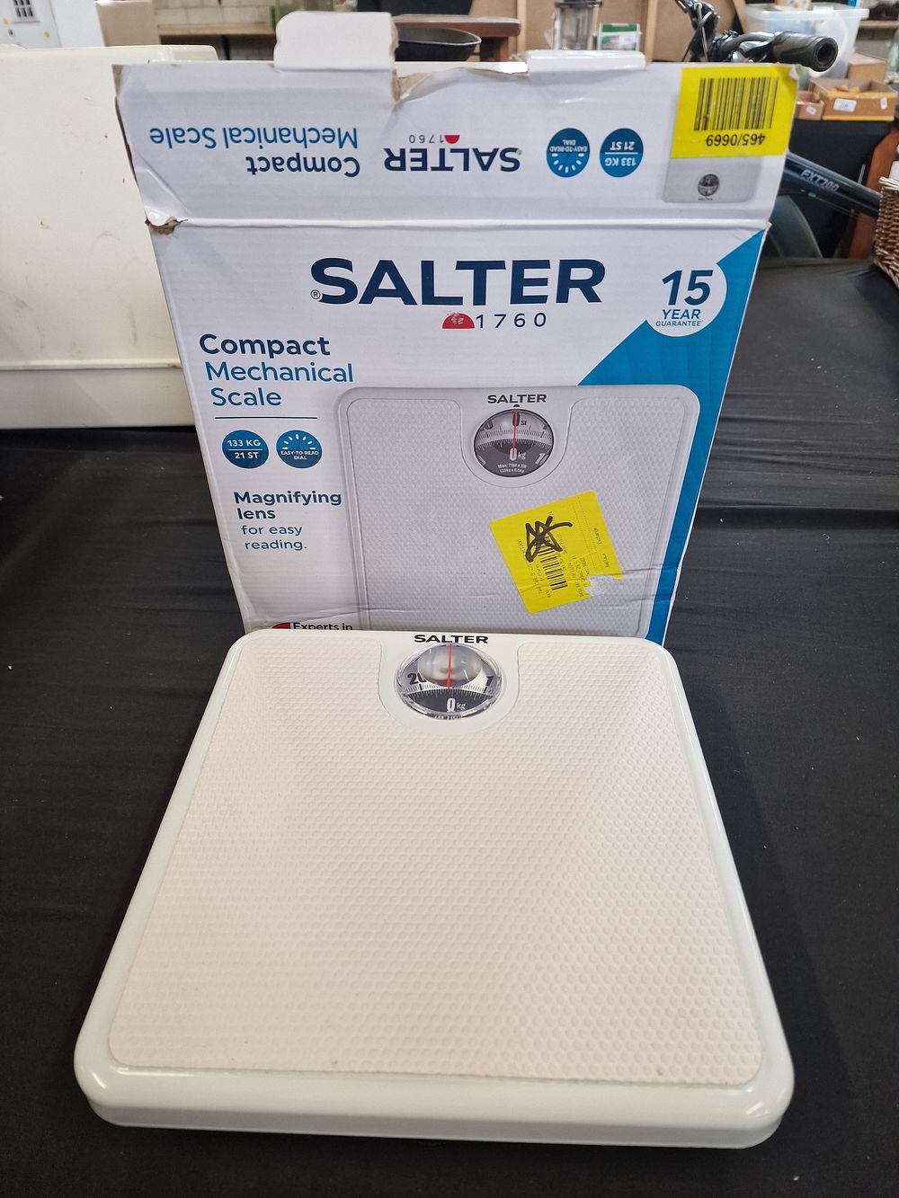 Lot 712: Salter Compact Mechanical Scales