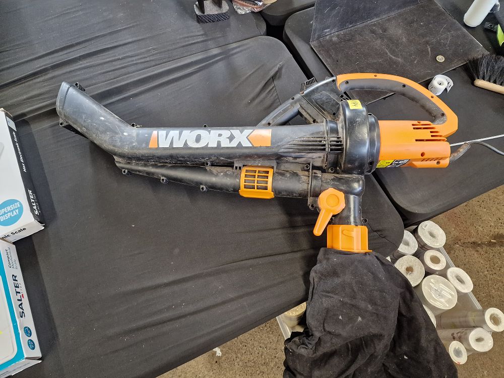 Lot 714: Worx All in One Blower/Vac/Mulcher