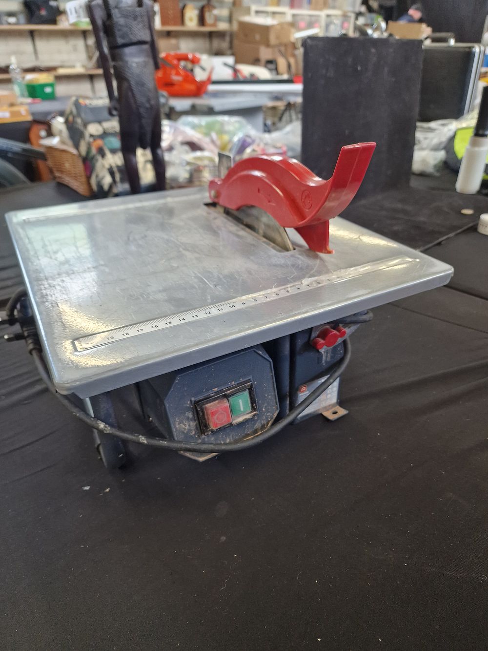 Lot 715: Performance Power 180mm Diamond Blade Tile Cutter