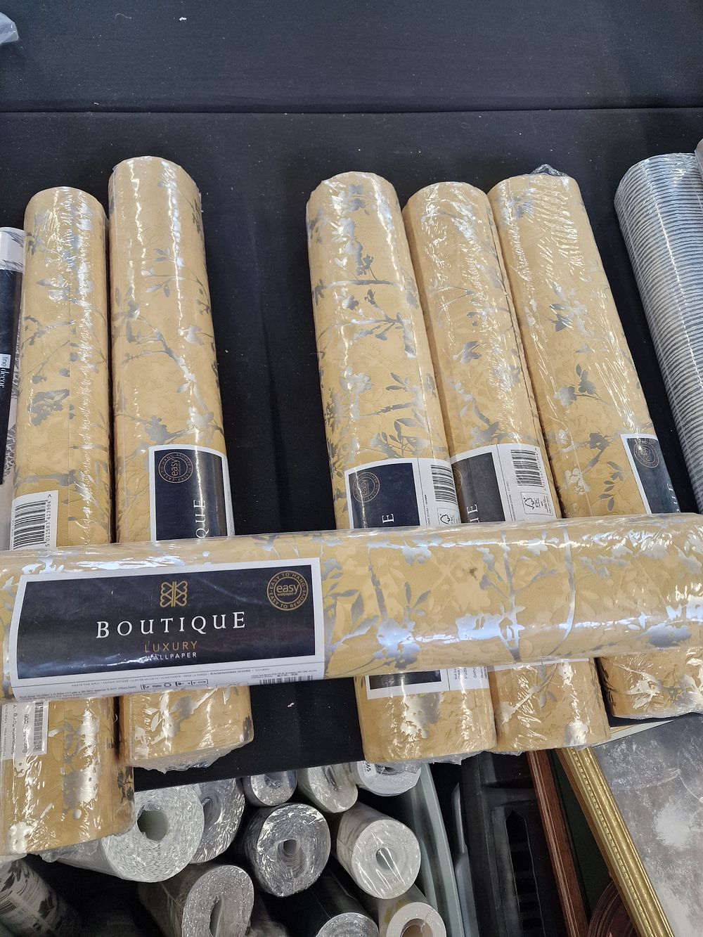 Lot 734: X6 Roll Boutique Luxury Wallpaper Silhouette Spring Yellow Luxury Textured Wallpaper Approx 5.2sq mt per Roll