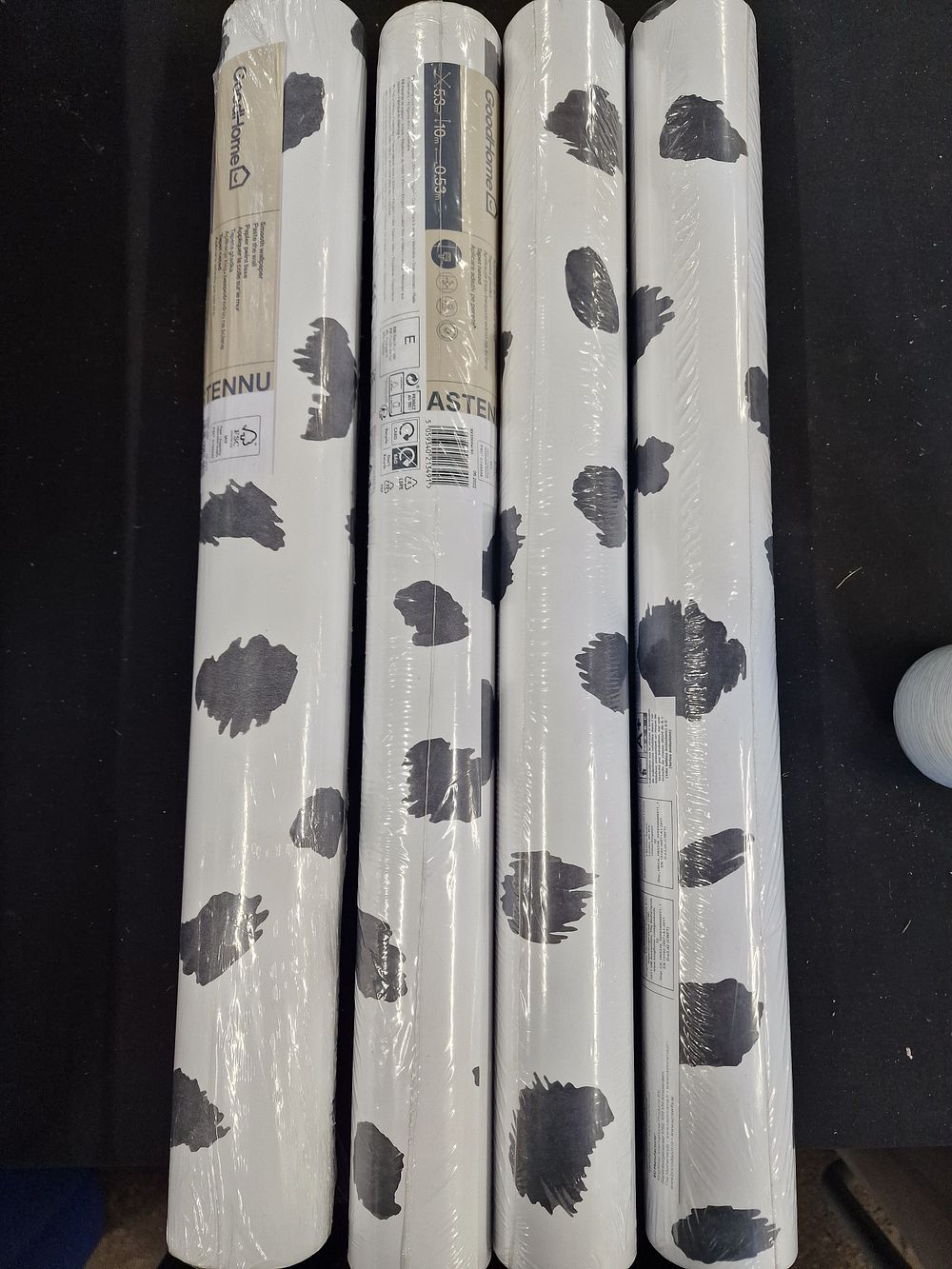 Lot 754: x4 GoodHome Smooth Wallpaper Paste the Wall Astennu Design