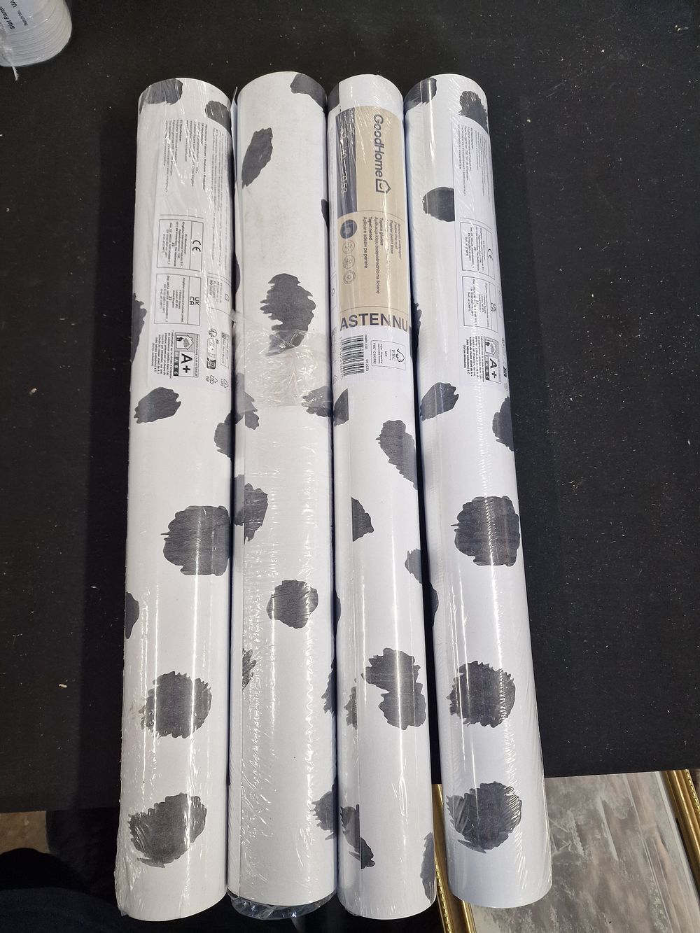 Lot 759: x4 GoodHome Smooth Wallpaper Paste the Wall Astennu Design