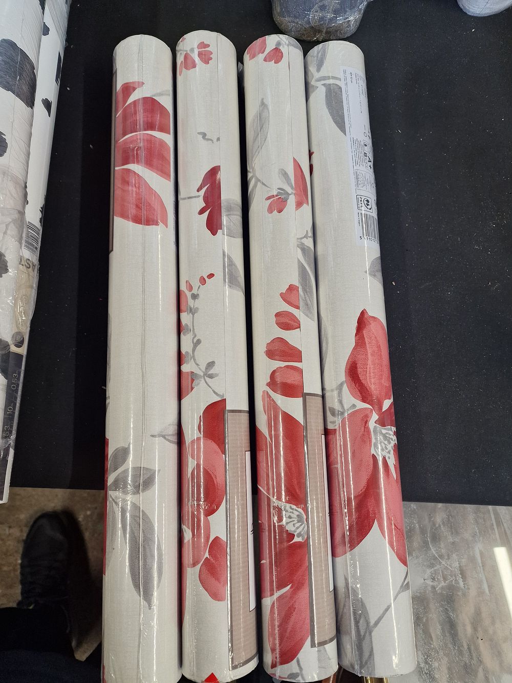 Lot 763: x4 Rolls Ideco Home Wallpaper Pattern No. 123602Magnolia Red