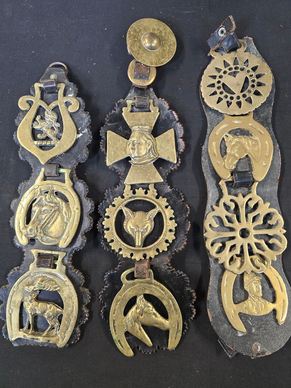 Lot 260: Ten vintage mounted horse brasses 1