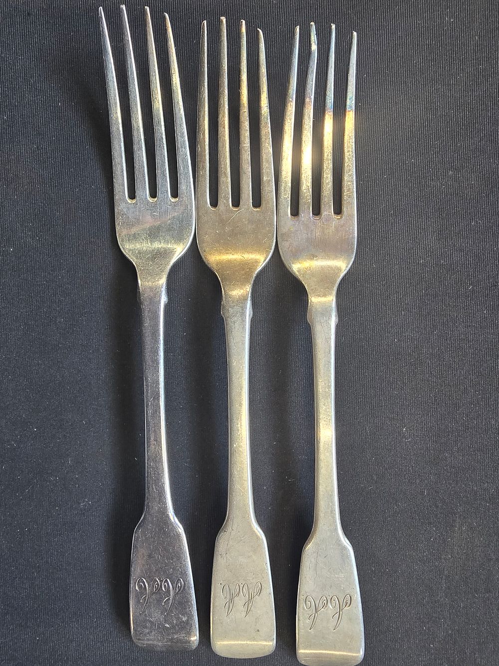 Lot 287: Sterling silver hallmarked dinner folks approximately 185g