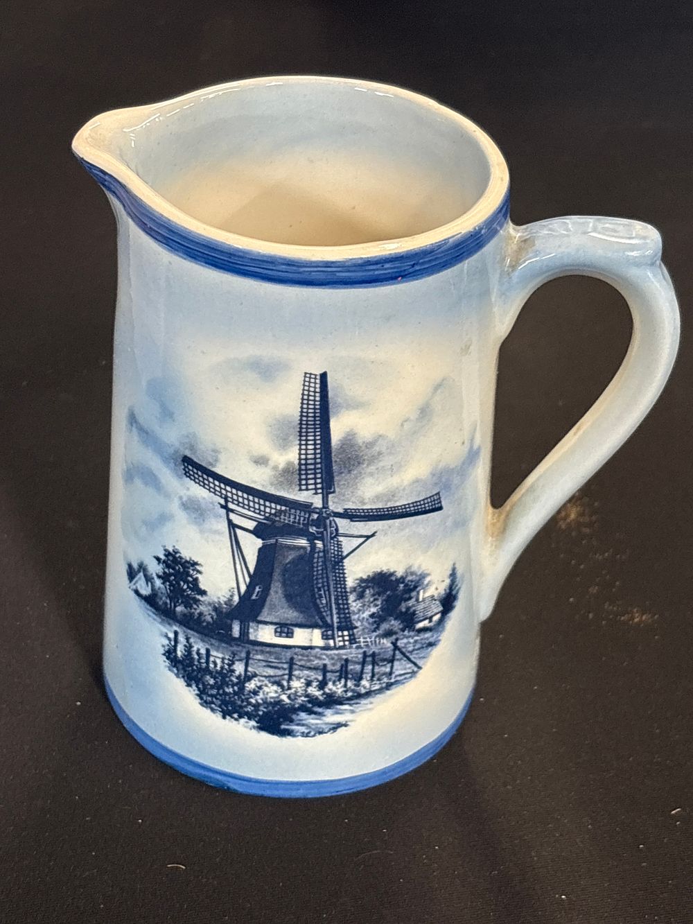 Lot 784: Vintage Staffordshire ironstone jug