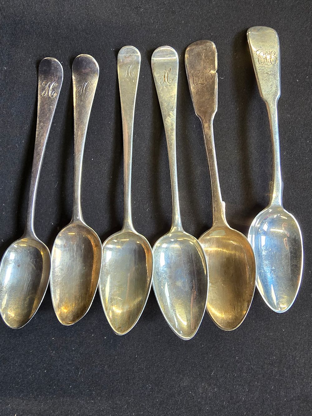 Lot 289: Sterling silver hallmarked tea spoons.  Approximately 95g