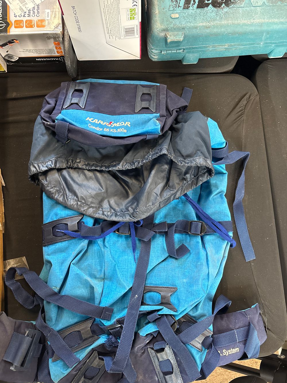 Lot 793: Karrimor waterproof Bergen with waist strap
