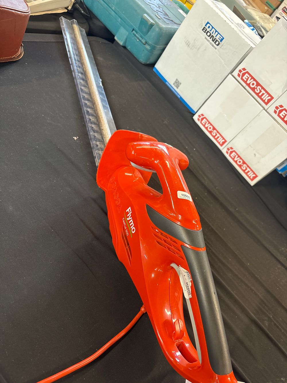 Lot 798: Flymo easycut500