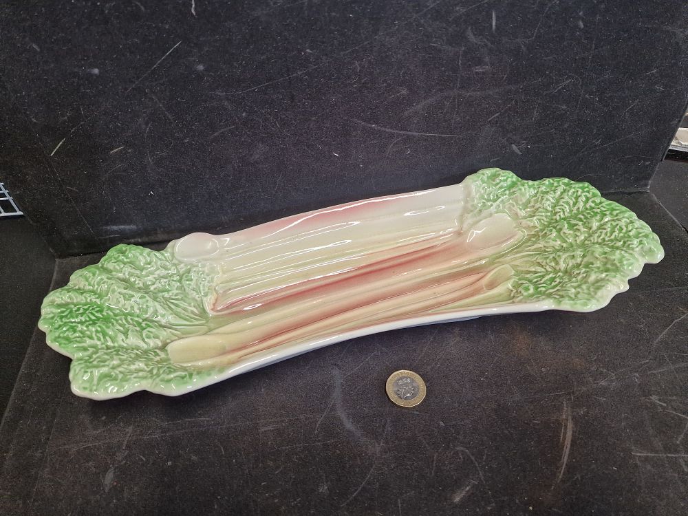 Lot 558: vintage Royal Winton Grimwades Figural Rhubarb Relish Dish