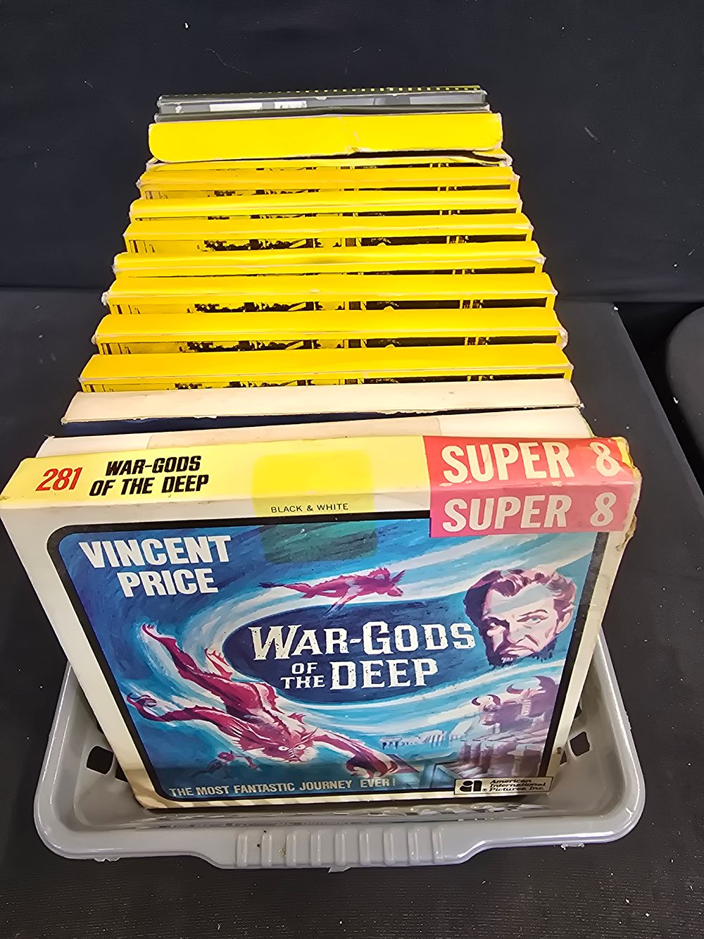 Lot 589: A selection of 14 Super 8