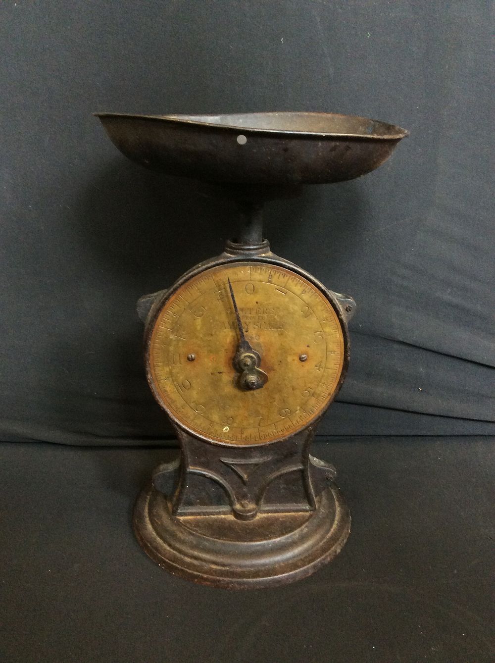Lot 594: Salters Vintage Cast Metal Family Scales No 50...
