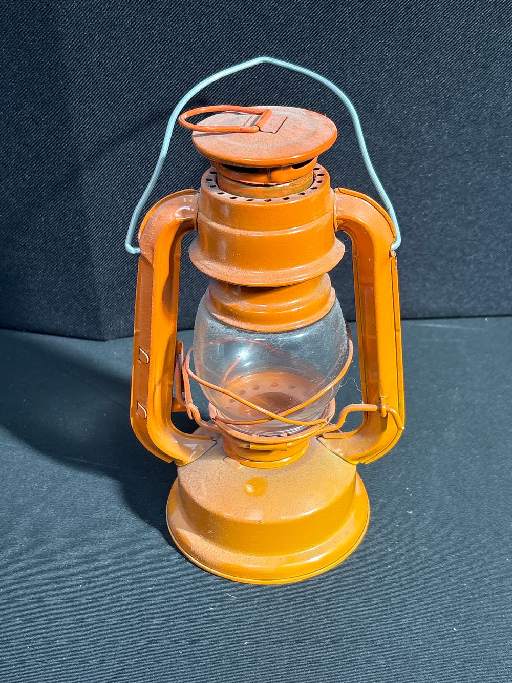 Lot 600: Vintage outdoor mini storm lamp