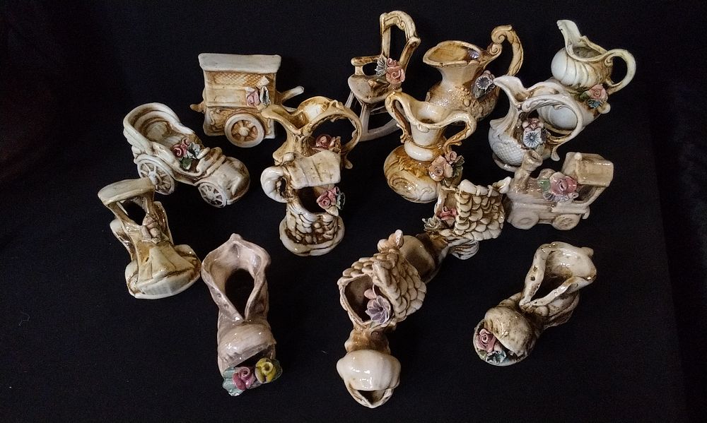 Lot 608: Pottery