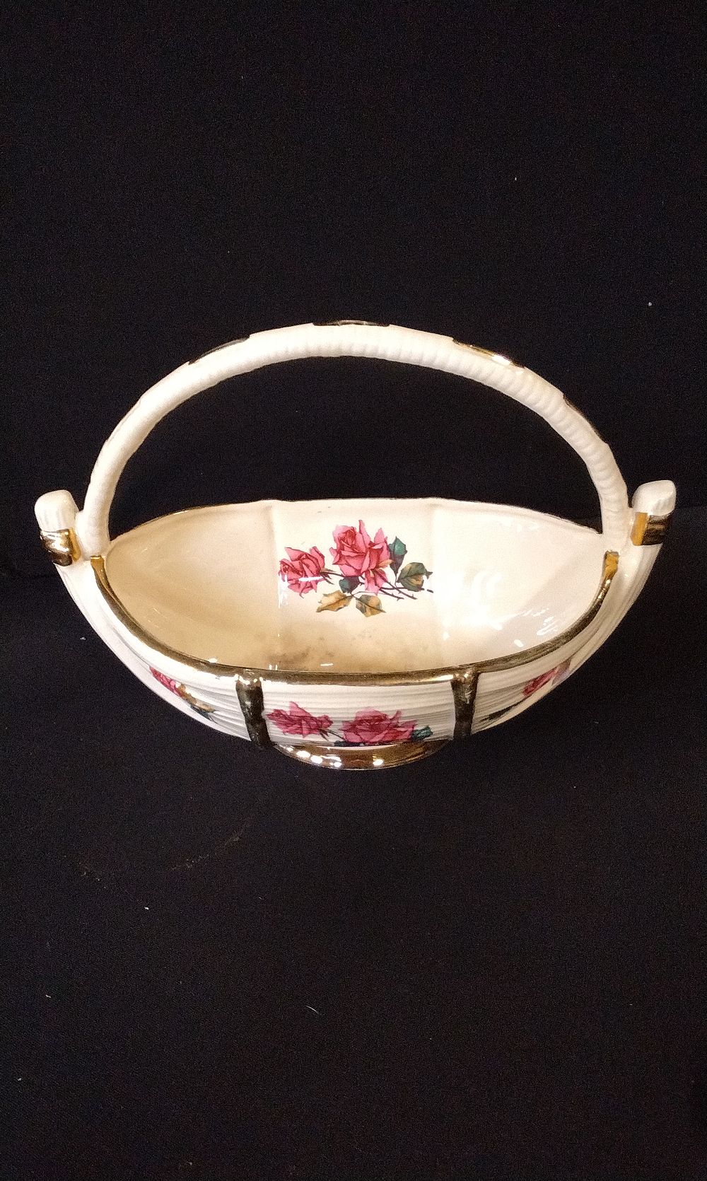 Lot 614: Sadler vase