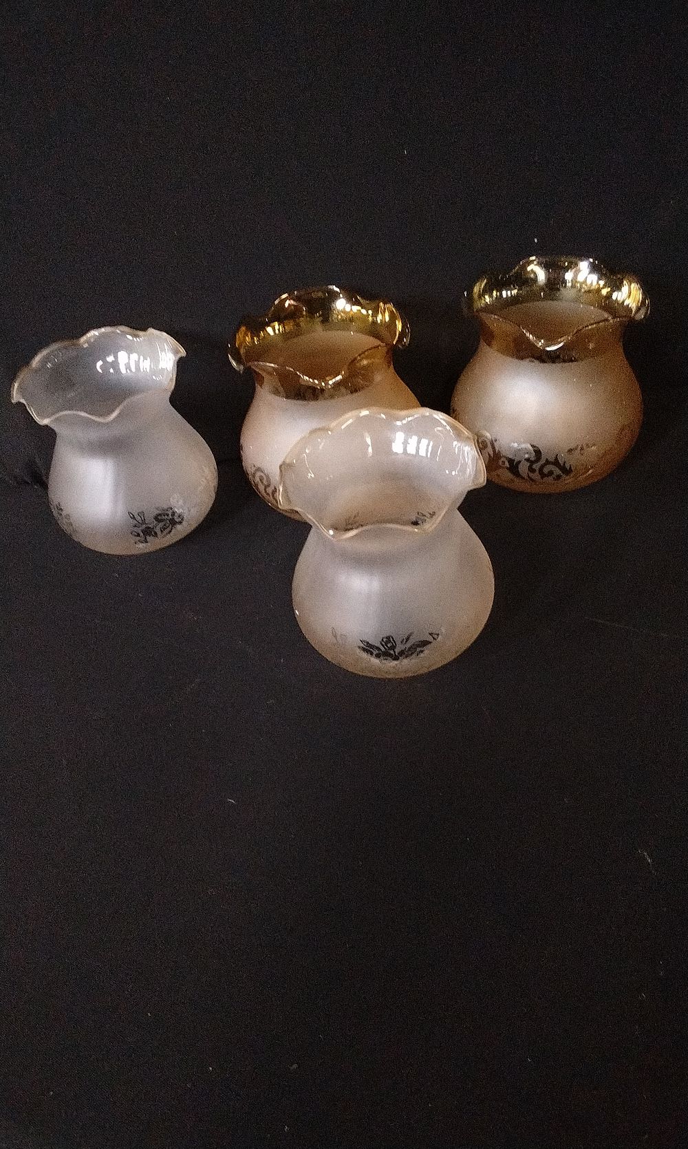 Lot 618: Glass Shades