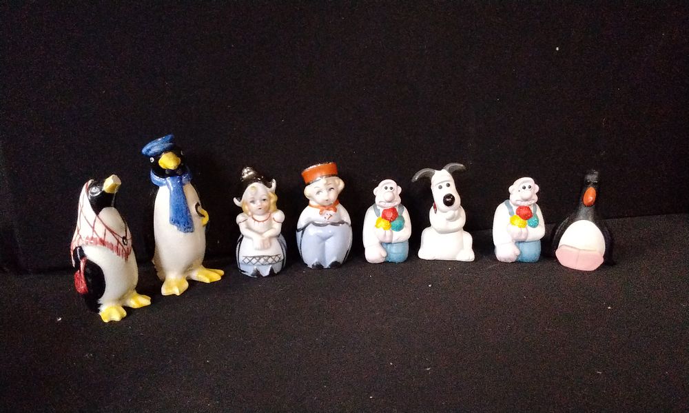Lot 625: Salt and Pepper Pots