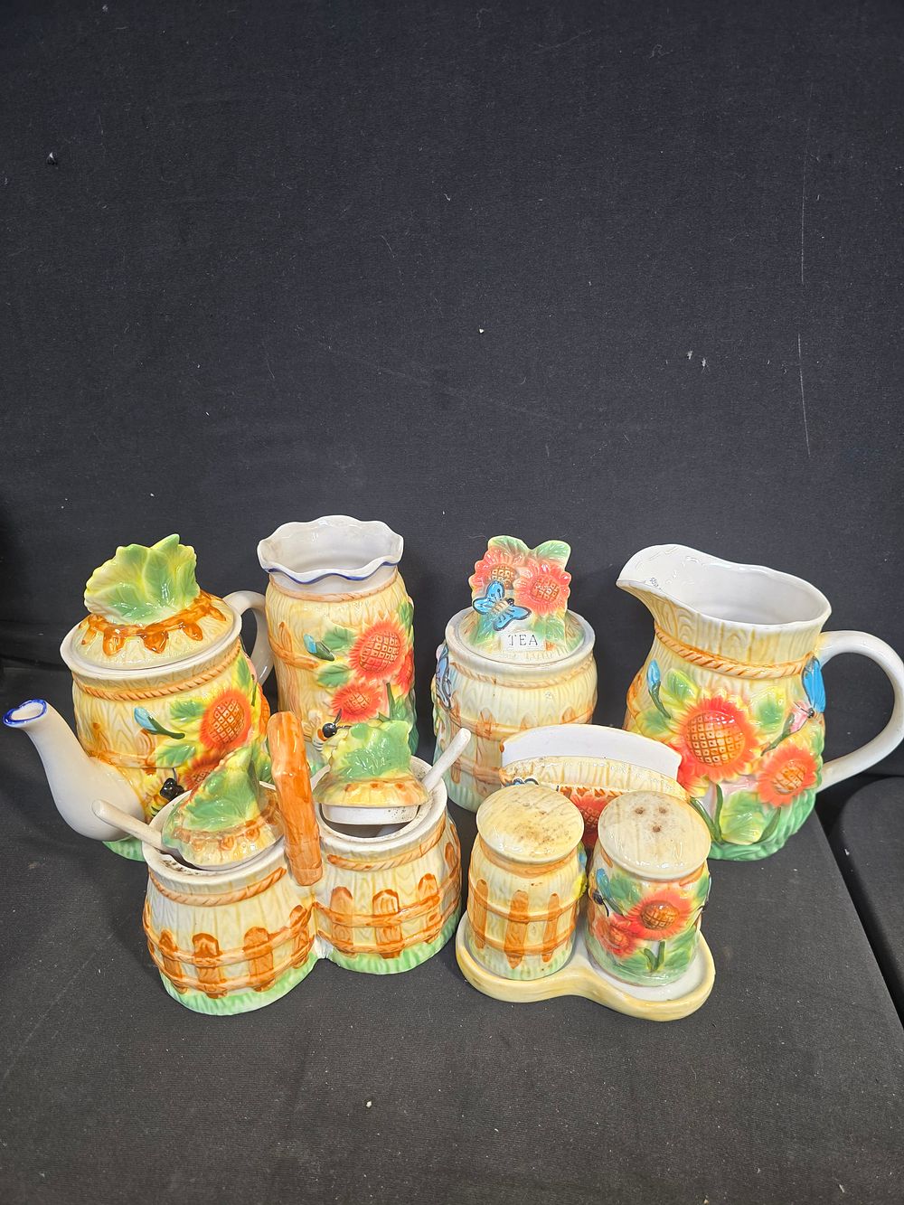 Lot 659: A collection of kitchenware.