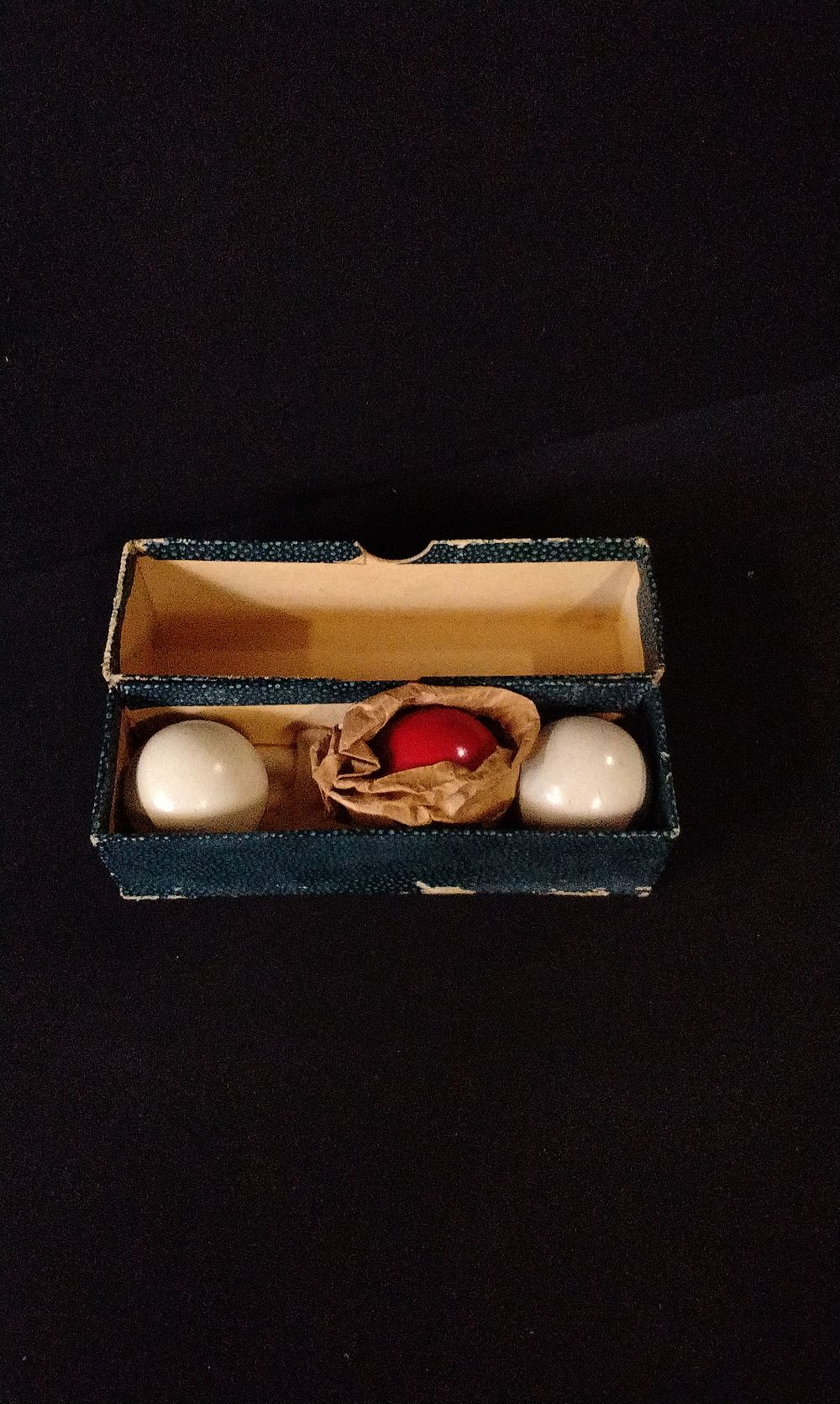 Lot 642: Snooker Balls