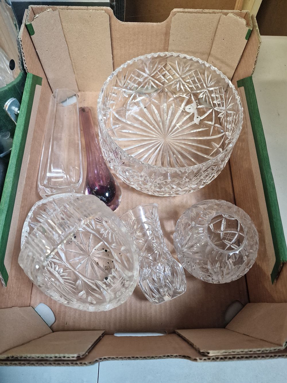 Lot 675: Selection of Glassware