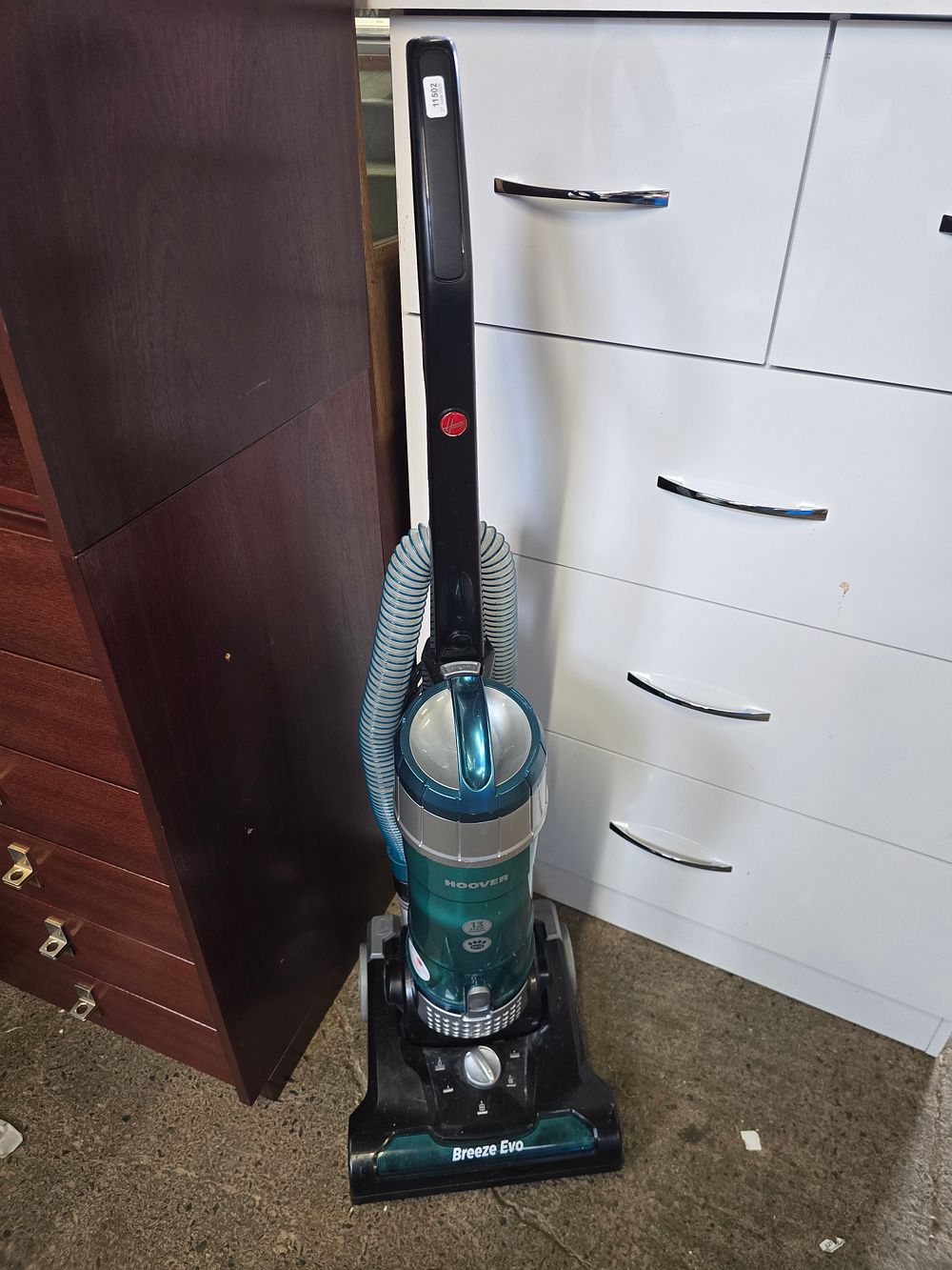 Lot 698: HOOVER breeze eco - working