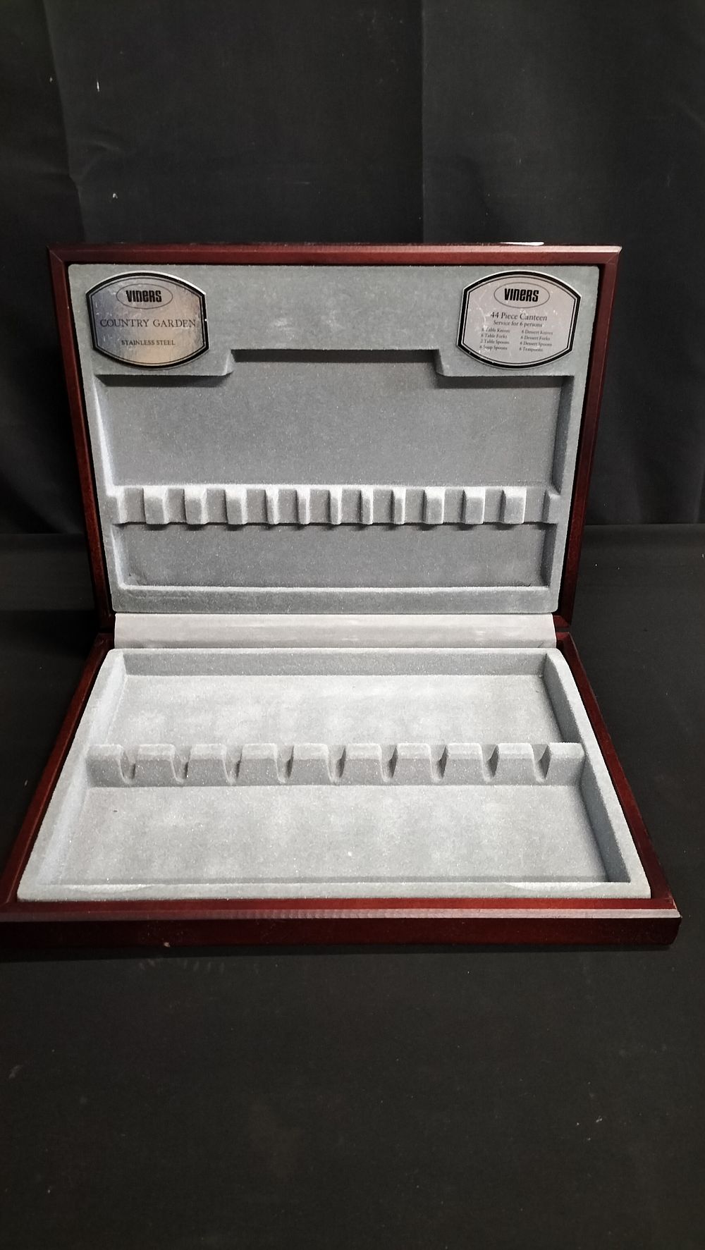 Lot 725: Empty Viners wood Cutlery Canteen