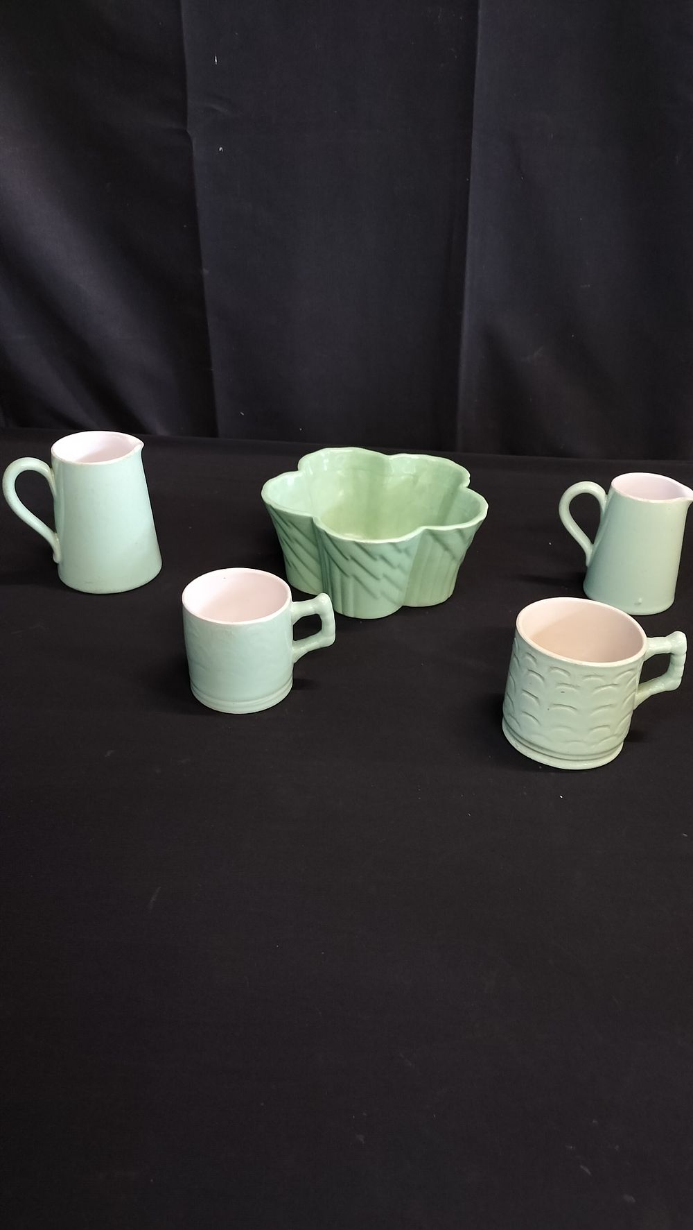 Lot 754: Selection of Various Lovatts Green Pottery Items