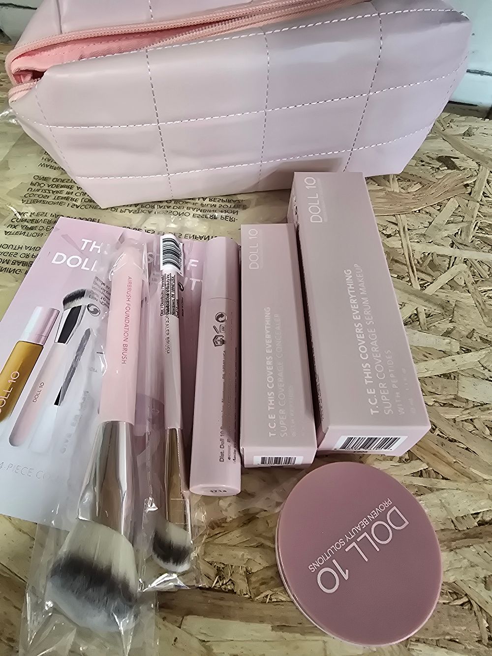 Lot 766: Brand new Doll10 beauty products