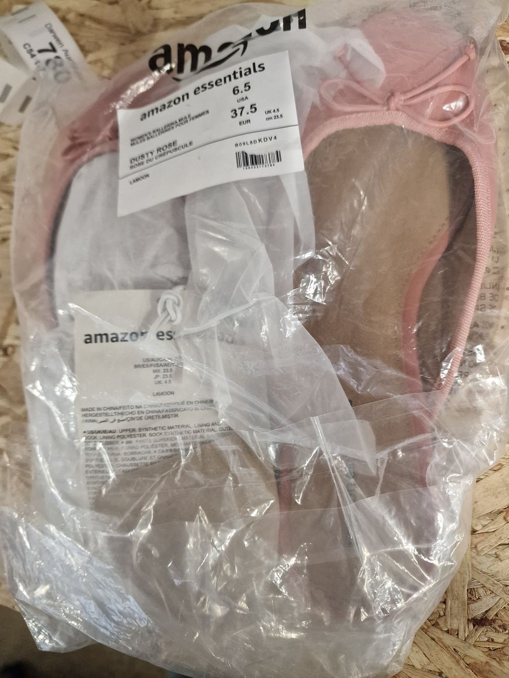 Lot 780: Brand new pair of ladies dusty rose pump atyle shoe