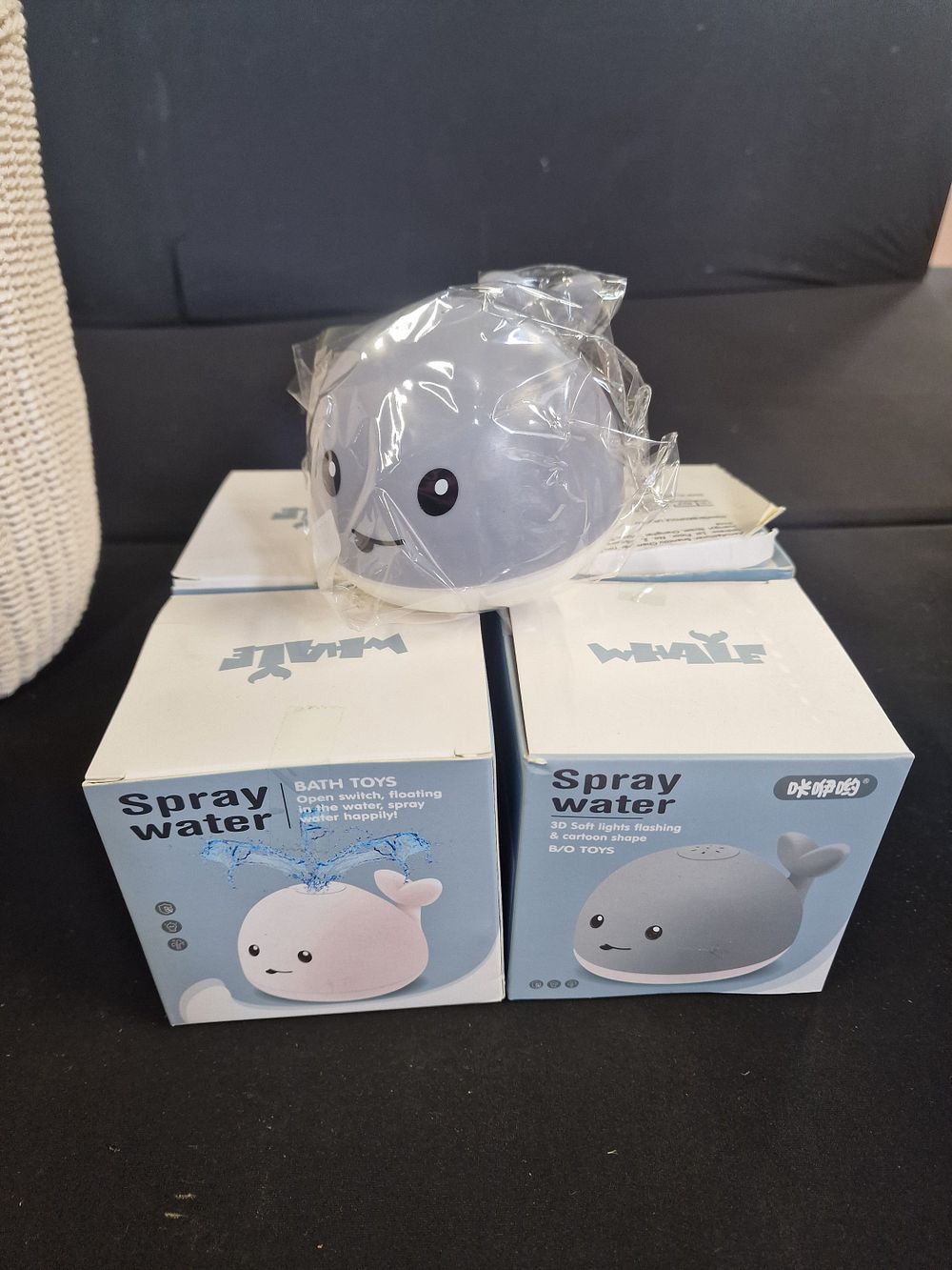 Lot 789: x4 Spray Water Whale Bath Toy Brand Bew
