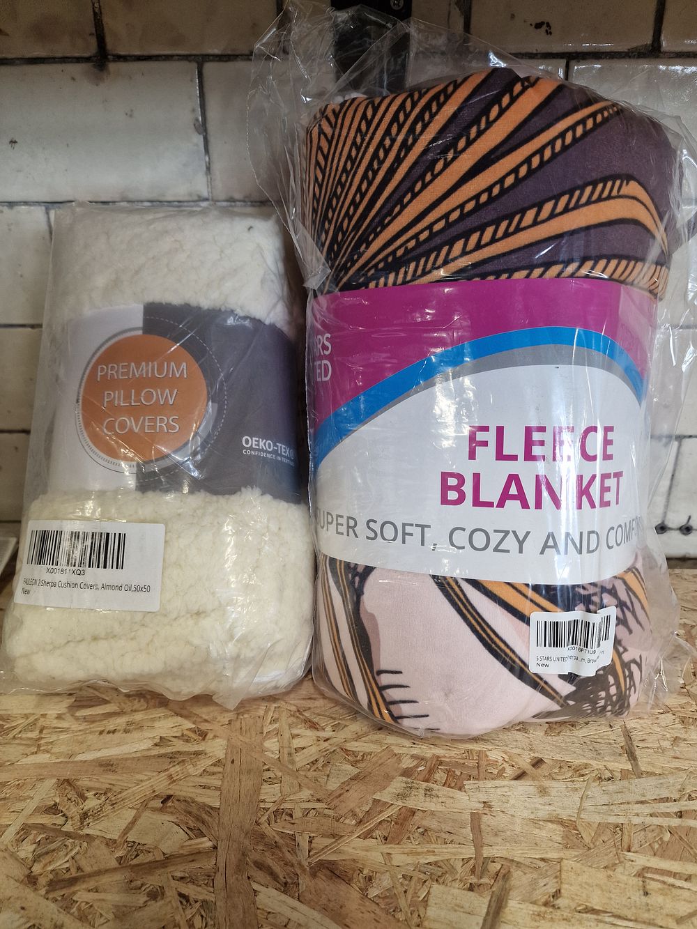 Lot 792: Brand new fleece pillow covers abd fleece blanket