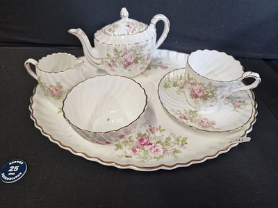 Vintage English Bisto (Bishop & Stonier) Tea Set