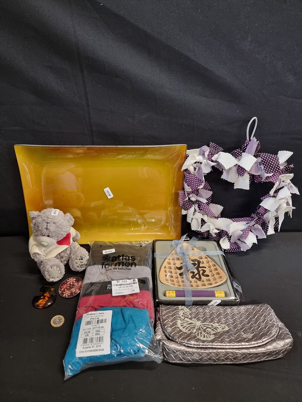 Lot 151: A mixed lot of Goodies