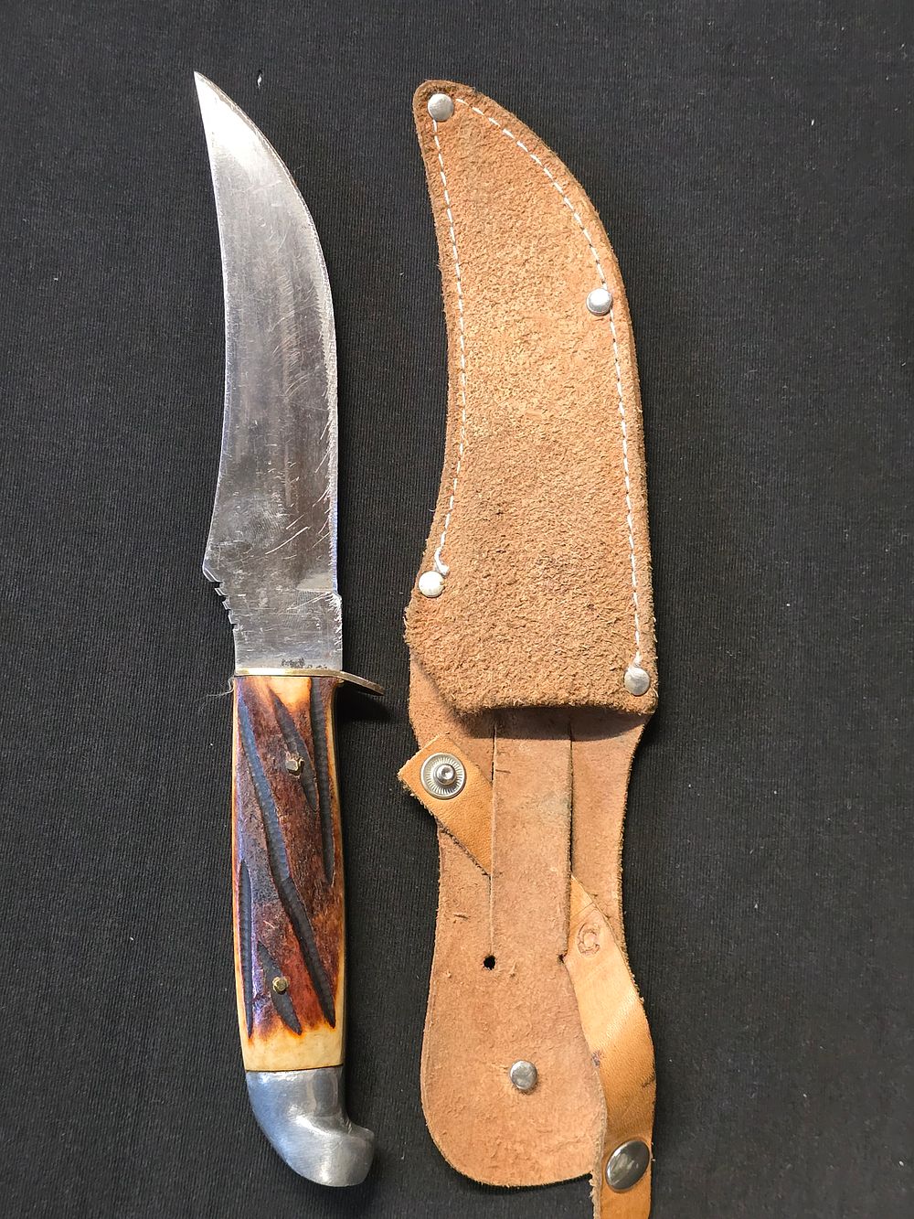 Lot 178: Handmade American Hunting Knifeb. Steel pommel and bone handled
