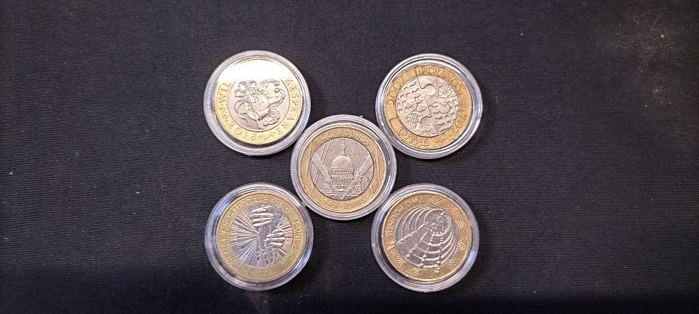 Lot 229: Five Commemorative Two Pound Coin