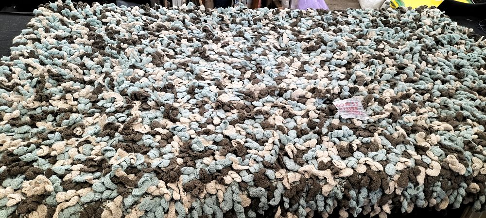 Lot 248: Handmade Rug 100% Wool