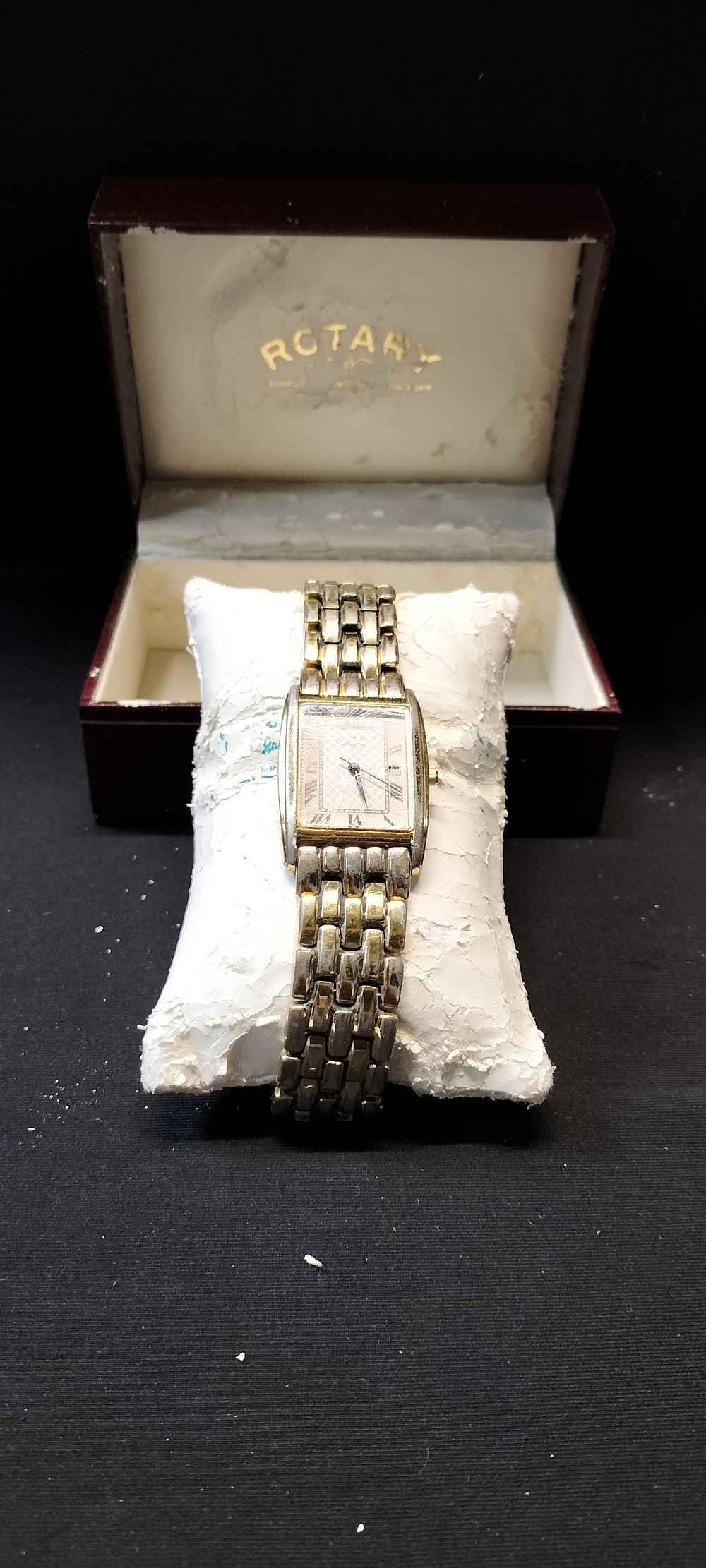 Lot 255: Rotary Gold Plated Mens Watch Model GS0722