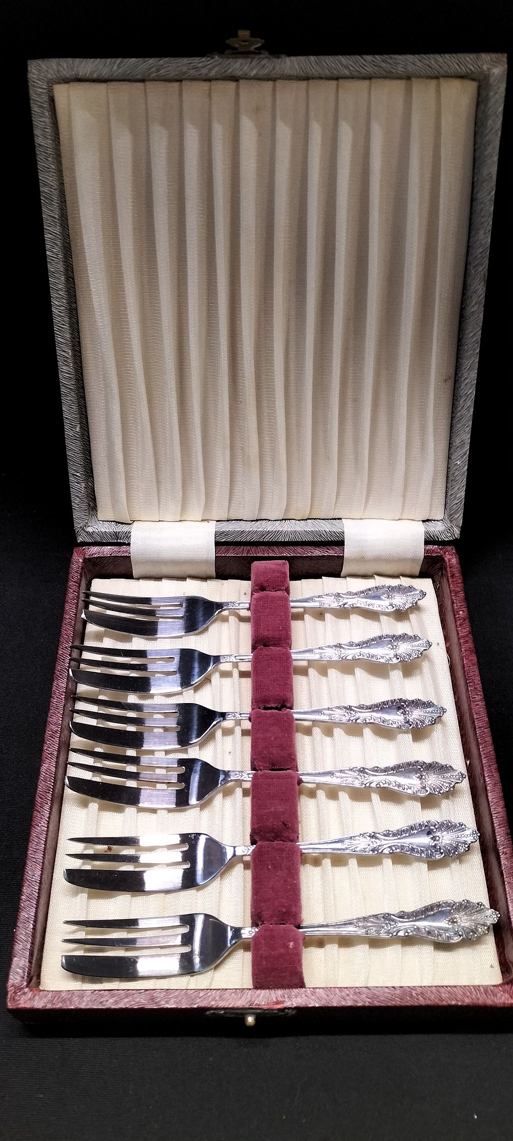 Lot 257: Set of Six EPNS Desert Forks in a Case