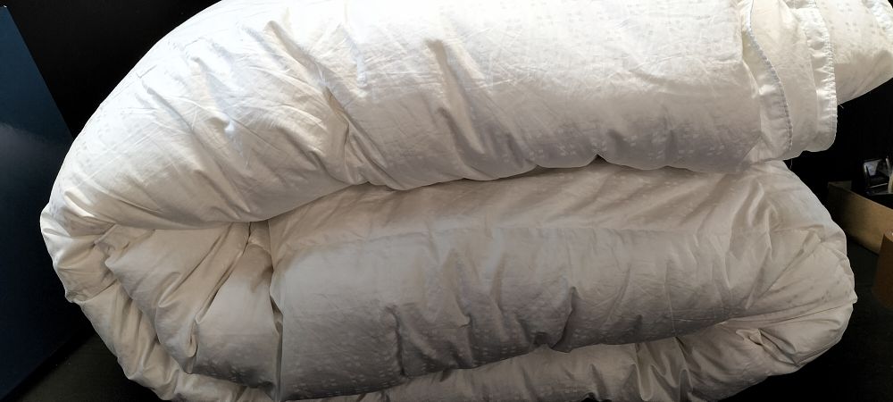 Lot 270: Quilt, King Size 9 Tog