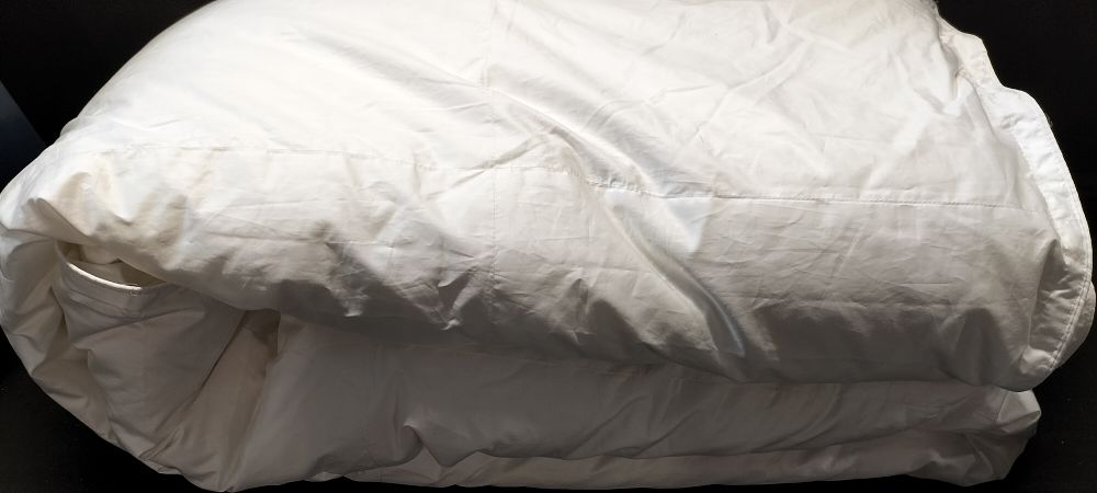 Lot 275: Ultimate Collection British Goose Down Duvet, King Size, 4.5 Tog