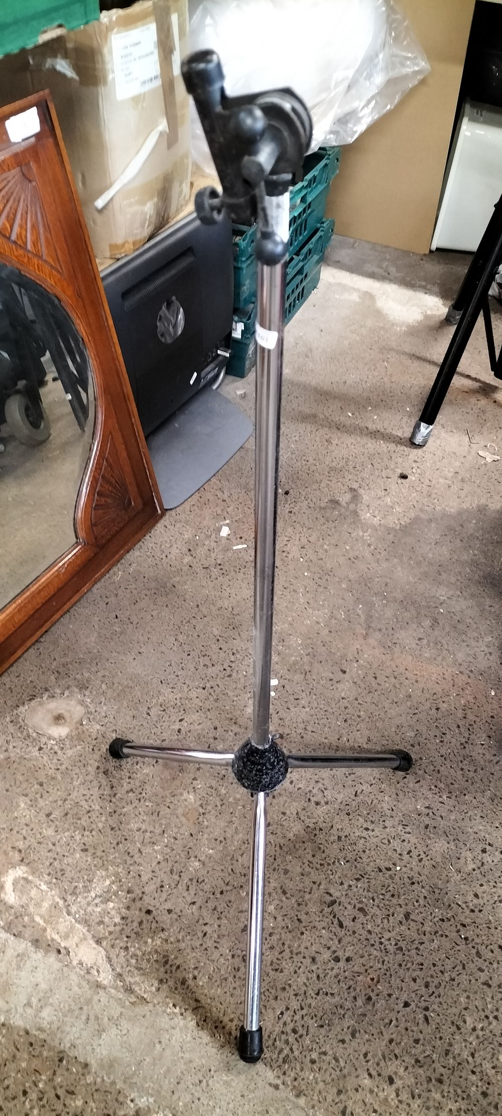 Lot 281: SoundLab Mike Stand